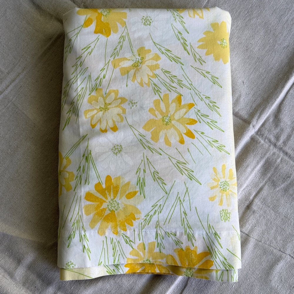 Vintage Burlington Vera Neumann ~ Daisy Ombre ~ Queen Flat Sheet Percale